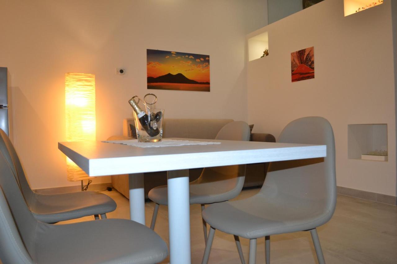 Questo Rinascimento Casa Brigitte Naples Exterior photo