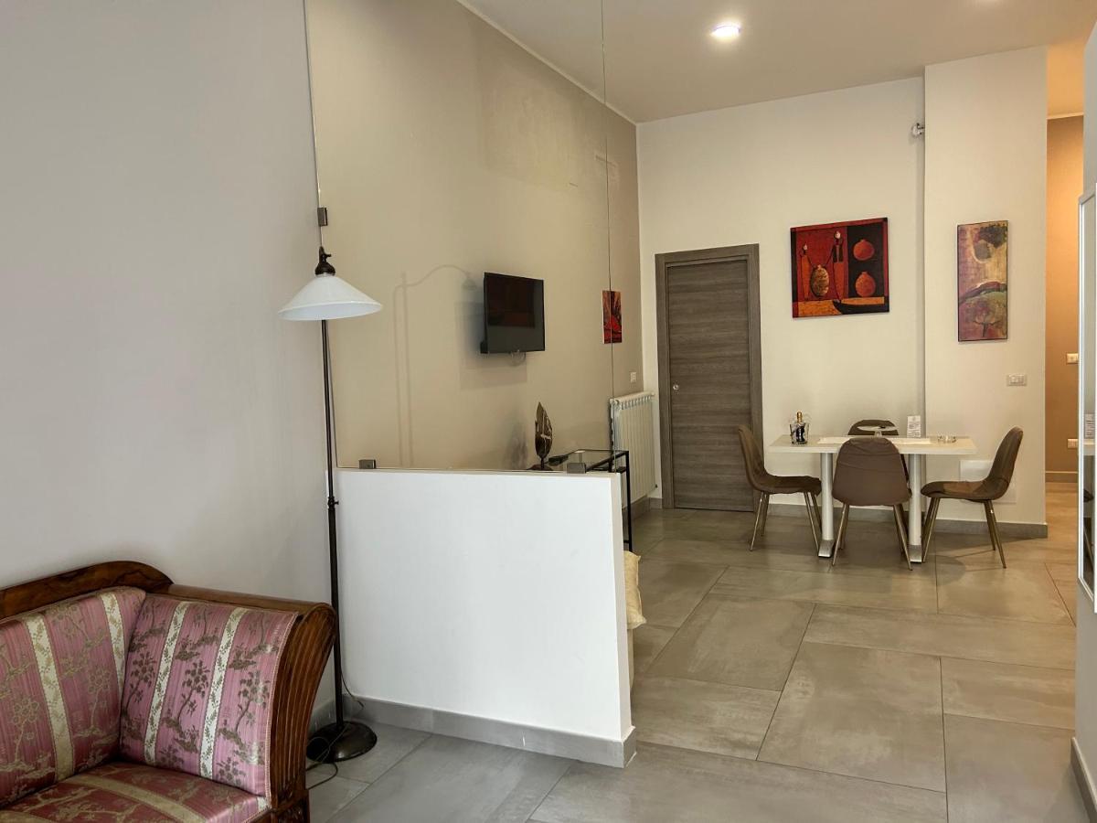 Questo Rinascimento Casa Brigitte Naples Exterior photo