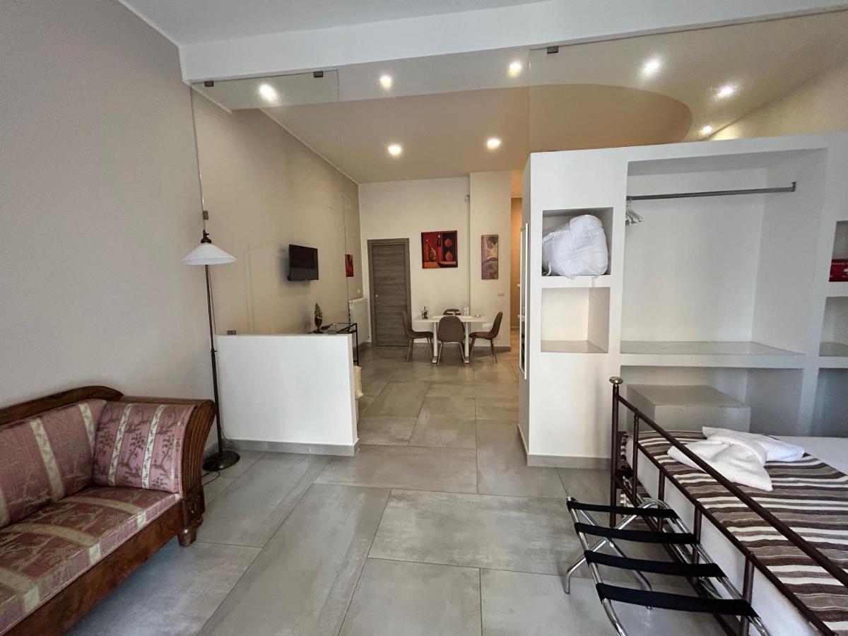 Questo Rinascimento Casa Brigitte Naples Exterior photo